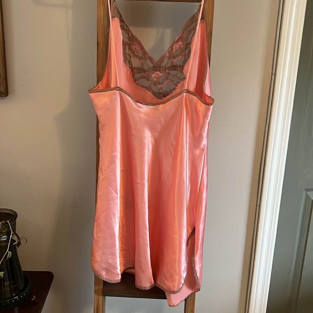 Vintage Val Mode Lingerie Satin Slip | Size Medium | Satin Intimates | Pink Slip - Picture 4 of 6